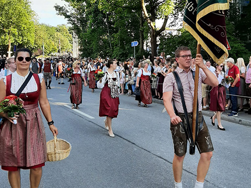 Volksfestauszug 2025